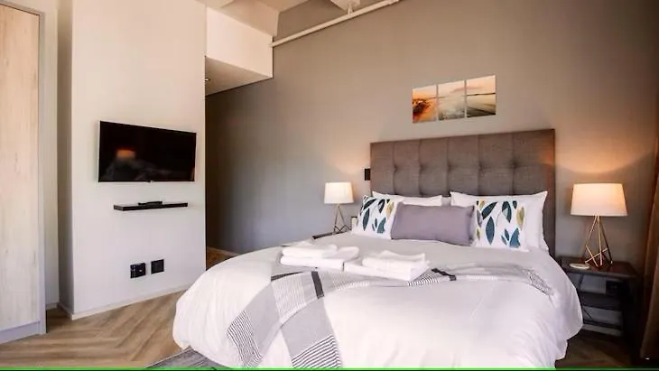 D'Luxe On Thibault By Ctha Daire Cape Town 0*,  Güney Afrika