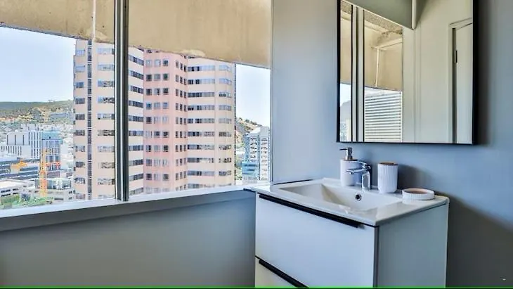 D'Luxe On Thibault By Ctha Daire Cape Town Güney Afrika